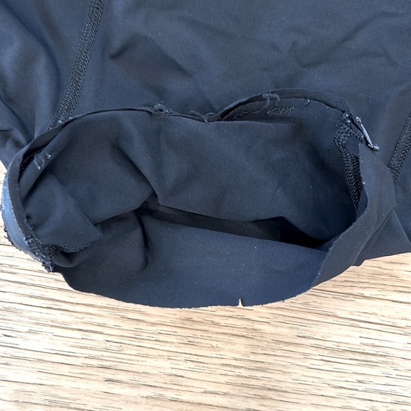 Lululemon Tennis Skirts Sz 6 - Picture 5 of 5